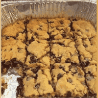 Lazy chocolate chip cookie bars